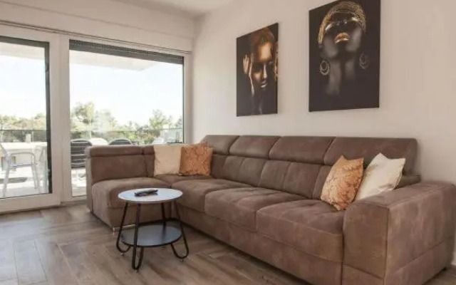 Villa S