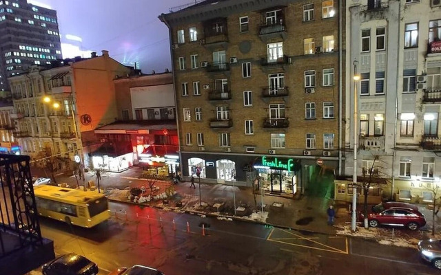 Three bedroom. Lux. 20a Shota Rustaveli St. Centre