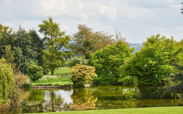 Dumbleton Hall Hotel