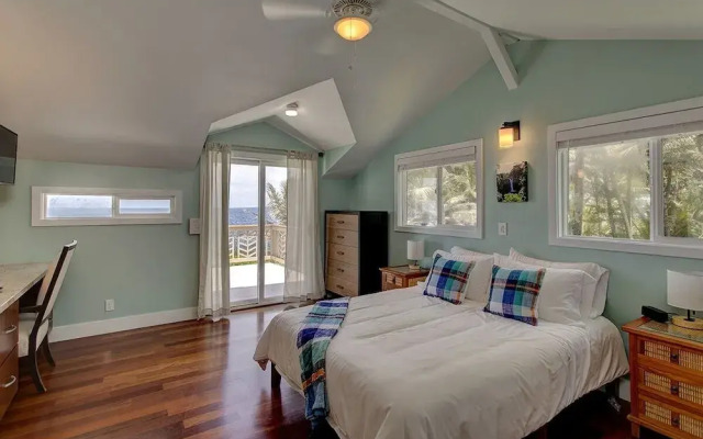 Paradise Ocean View 2 Bedroom Home by RedAwning