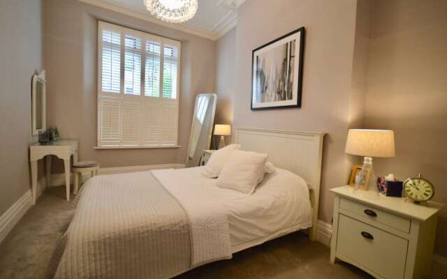 Elegant Bristol Garden Flat By The Arches