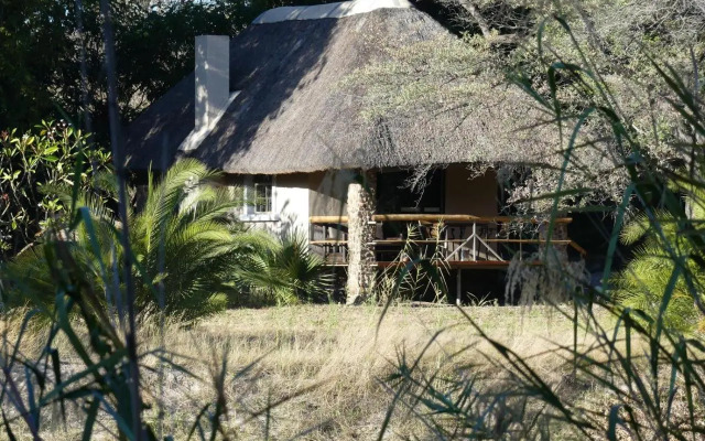 Mobola Lodge