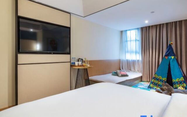 Vyluk Hotel Chongqing Light Rail Station