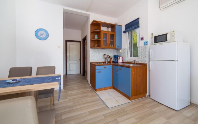 Beautiful Apartment in Brist With 1 Bedrooms and Wifi