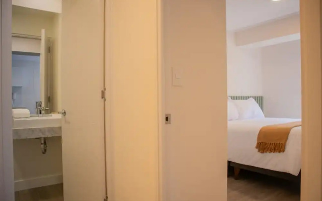 w Wonderful 1BR w Balcony in Miraflores