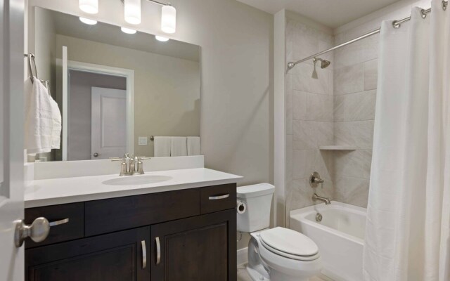 Red Desert Retreat 5 Bedroom Home