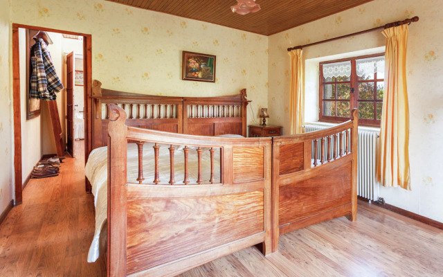 Authentic Holiday Home in Puy-l'evêque With Swimming Pool