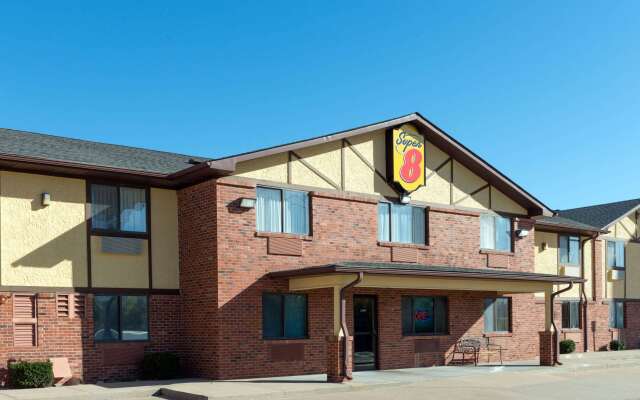 Super 8 by Wyndham Warrenton