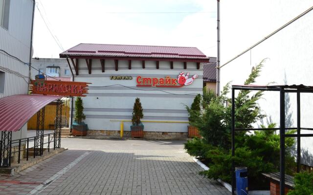Отель «Страйк»