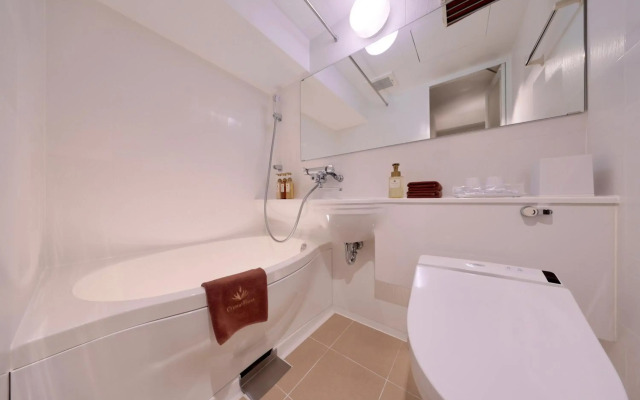Nipponbashi Crystal Hotel