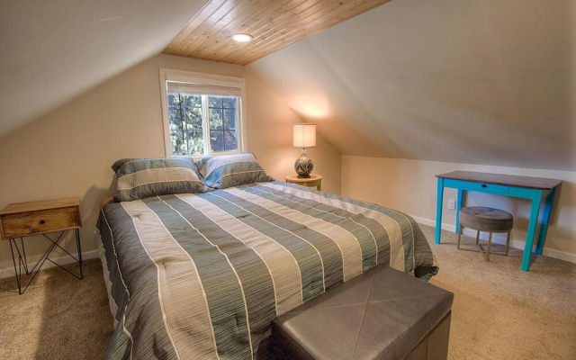 Kiowa Lake House by Lake Tahoe Accommodations