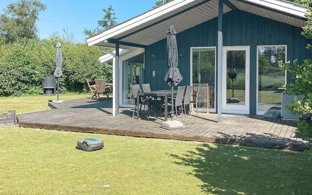 6 Person Holiday Home in Strandby-by Traum