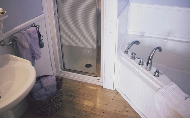 The Bread & Cheese Country Inn