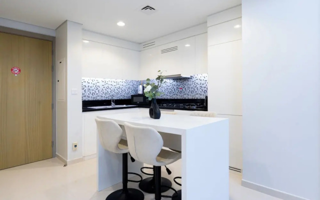 Keyrock Living - Elegant 2BR Escape