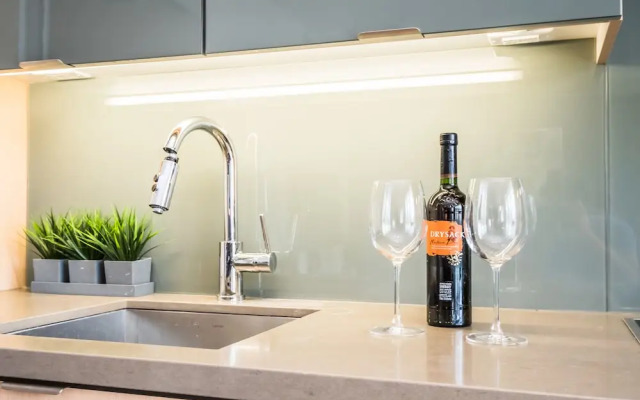 QuickStay - Ultra Luxury on Front St. (Union Station)