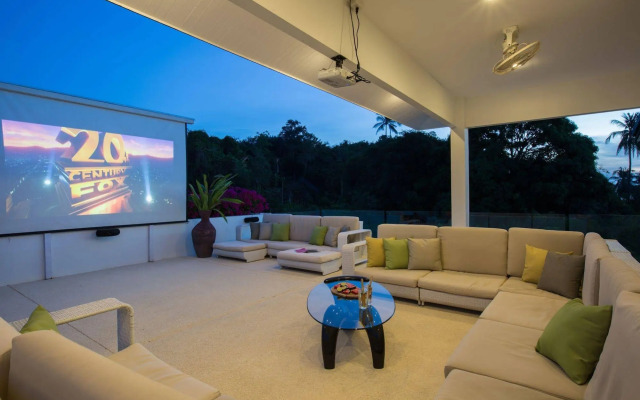 Beachside Villa Pina Colada with beachclub