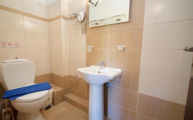 Theodora Studios & Apartments