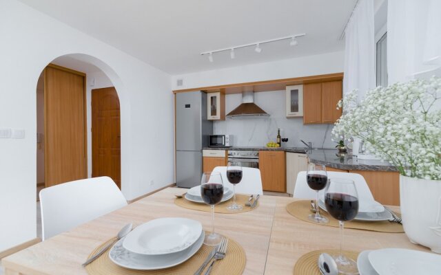 Droga na Bystre Zakopane by Renters