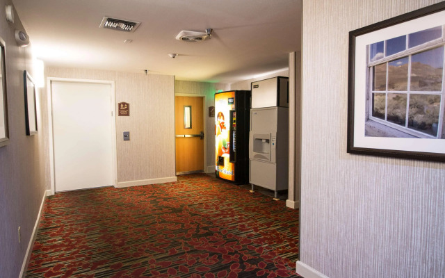 Empieria High Sierra Hotel