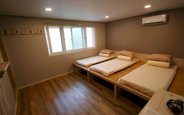 Grape Garden House - Hostel