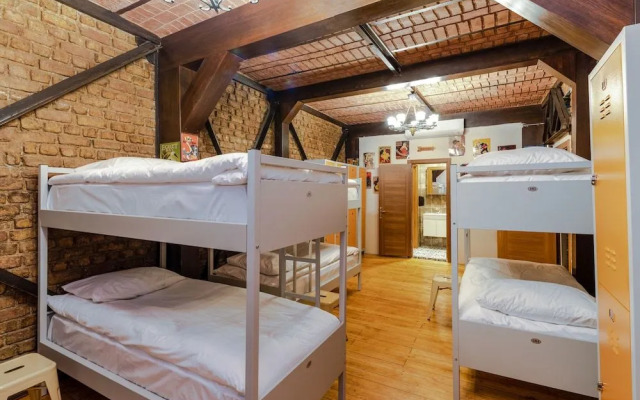Sanat Hostel Taksim