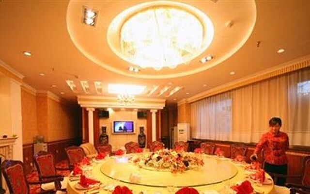 Pingliang Longdong Pearl Hotel (Gansu Medical College TiYu Park)