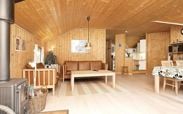 Quiet Holiday Home in Rodby near Sea