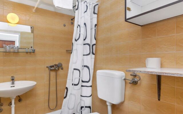 Apartment Cico Hvar/Pokrivenik 7177