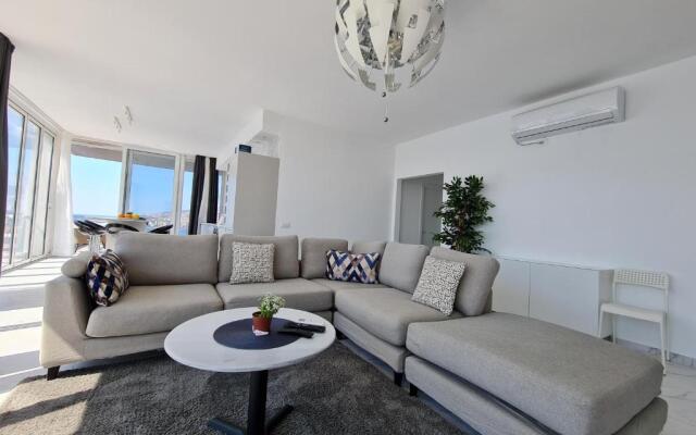 Infinity Sea View Penthouse
