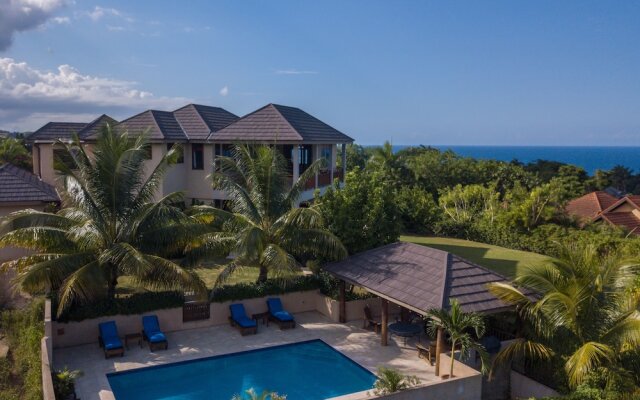 Kanowa , Fully Staffed With Panoramic Views 4 Bedroom Villa