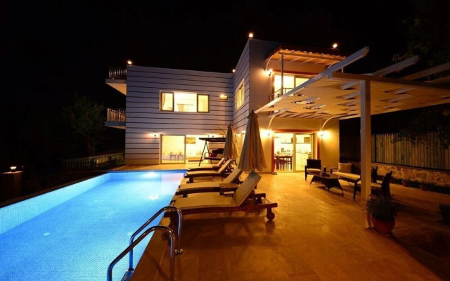 Villa Bugra by Akdenizvillam