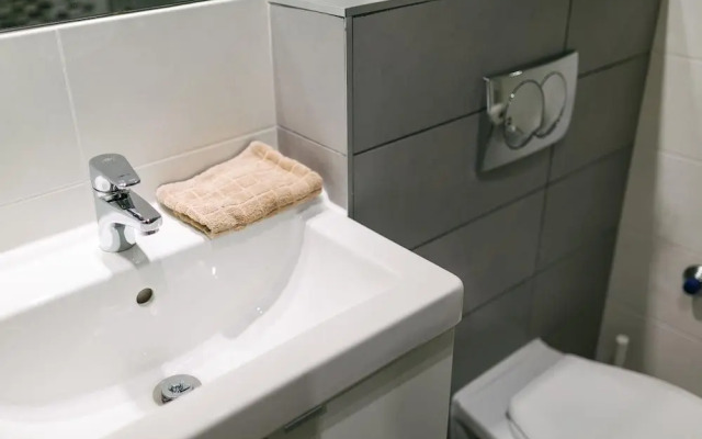 d.Five City Studio Régi Posta