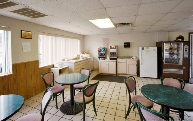Knights Inn Lumberton
