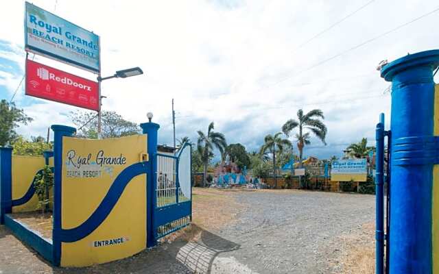 RedDoorz @ Royal Grande Beach Resort Batangas