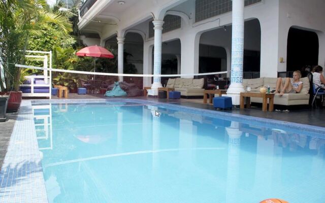 Eighty8 Backpackers - Hostel
