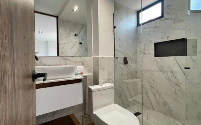 w Impressive 3BR With Balcony in Laureles