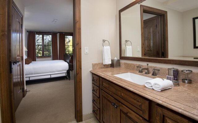 Luxury 2 Bedroom Residence in Lionshead Village