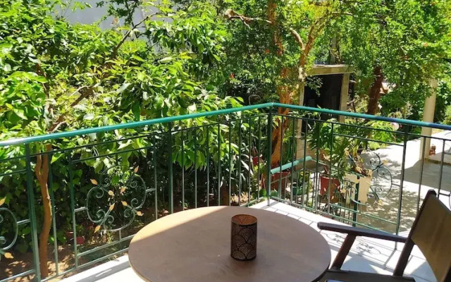 Marousi Comfy Apartment With Balcony