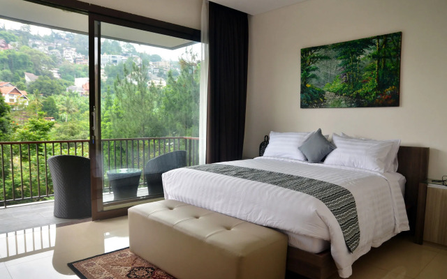 Chamomile Hill View 6BR Villa pool and movie room