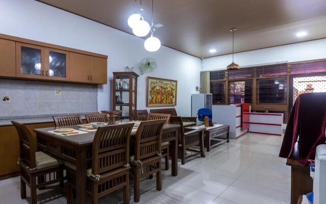 OYO 1082 Kost Arie 1