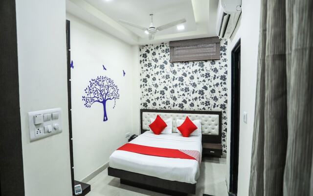 OYO 2681 Hotel Madhuram palace