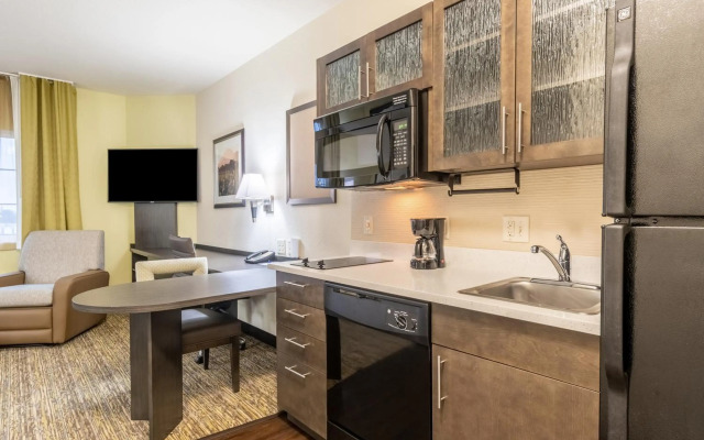 Candlewood Suites Portland Airport by IHG