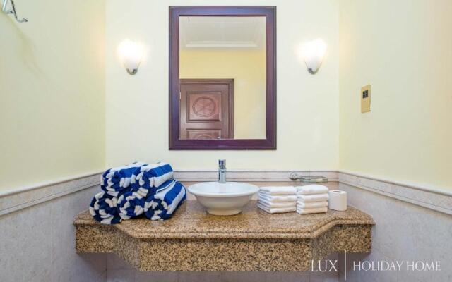LUX - The Savoy Palm Villa