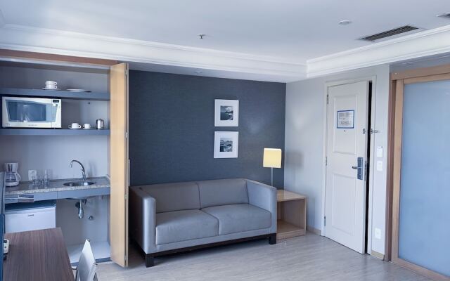 Flat With Services and Pool - Barra