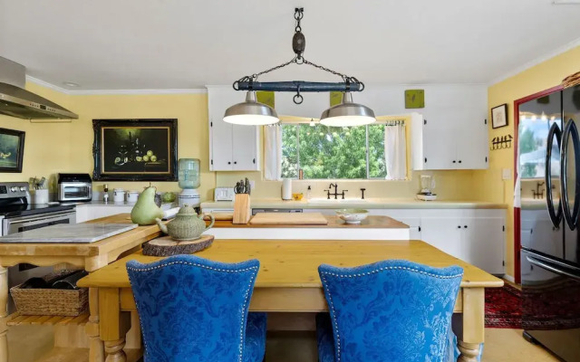 Rock House Haven Retreat