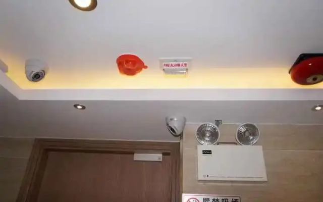 Happy Motel