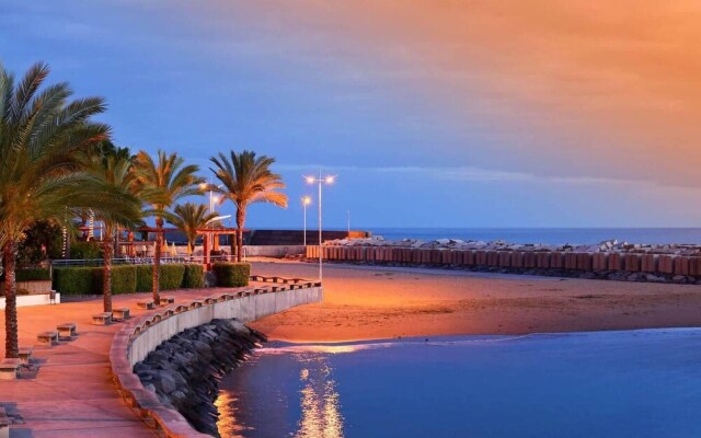Stunning Apartment With 3 Mins Santa Cruz Beach