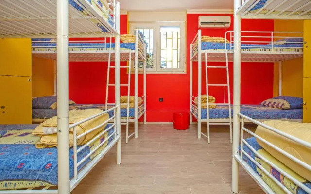 Outlanders Tribe Hostel
