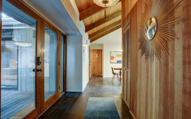 2 Pioneer-AC-Hot Tub-3BR/2BA