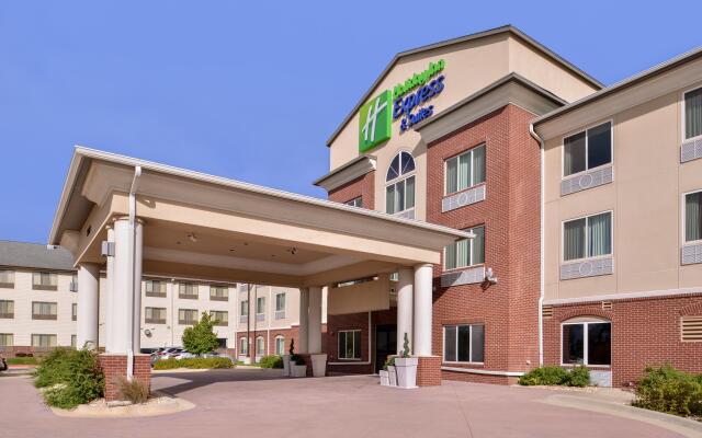 Holiday Inn Express Hotel & Suites Emporia Northwest, an IHG Hotel